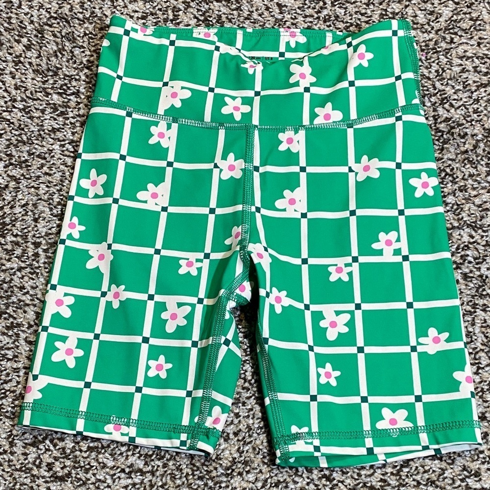 Hanna Andersson Green and White Checkered Floral Active Shorts